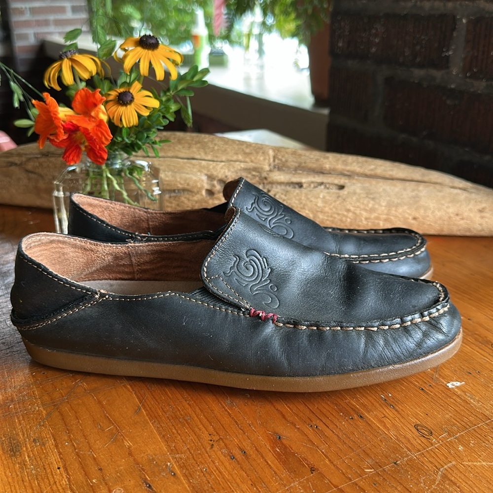 Olukai Nohea nubuck black leather convertible slip on loafer/shoe. Size 7.5